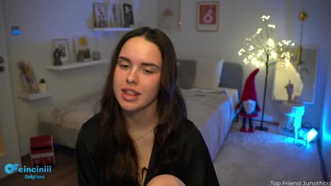 Snapshot of savvage_play chatting on 12-02-24, 07:27 Naomi online show from 12-02-24, 07:27