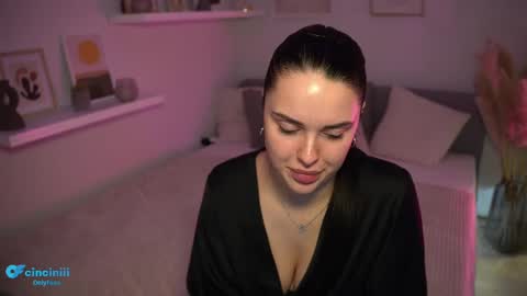 Snapshot of savvage_play chatting on 02-20-25, 10:48 Naomi online show from 02-20-25, 10:48