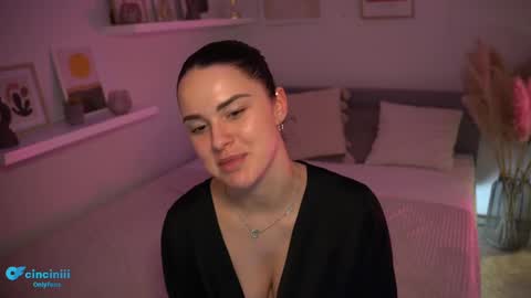 Snapshot of savvage_play chatting on 02-27-25, 07:47 Naomi online show from 02-27-25, 07:47