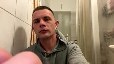 Snapshot of sawa08051989 chatting on 10-12-25, 01:26 chamomile online show from 10-12-25, 01:26