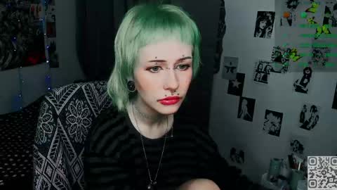 pronoun she. name Mary. age 21. online show from 03-20-26, 06:13