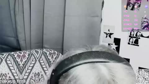 pronoun she. name Mary. age 21. online show from 04-12-26, 06:02