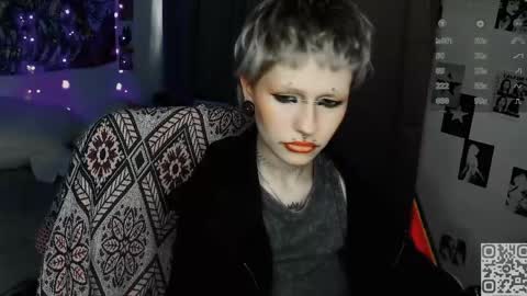 pronoun she. name Mary. age 21. online show from 04-17-26, 08:06