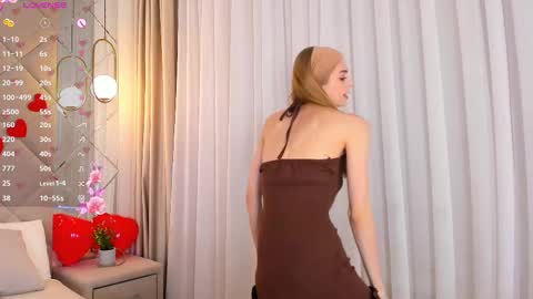 Snapshot of sayl0r_moon chatting on 02-19-25, 12:57 Kira GMT 7 Mon Thu-Sun 0800am-0200pm online show from 02-19-25, 12:57