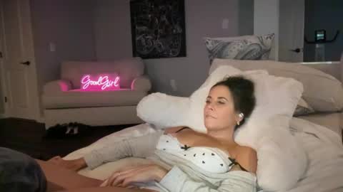 Good Girls Say Please...and Thank You online show from 12-19-24, 10:53