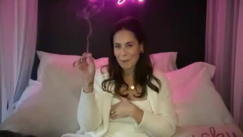 Good Girls Say Please...and Thank You online show from 12-30-24, 10:01