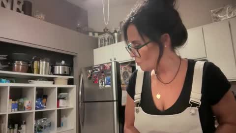 Good Girls Say Please...and Thank You online show from 03-12-25, 01:47