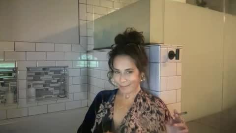 Good Girls Say Please...and Thank You online show from 11-01-25, 05:59