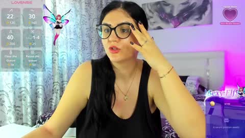 Snapshot of sayyouwantme1 chatting on 01-25-25, 01:19 Mikyyy online show from 01-25-25, 01:19