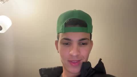 sbouchikh03 online show from 12-17-25, 08:20