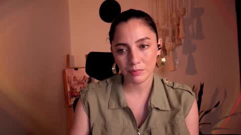 Venus online show from 12-18-25, 04:02