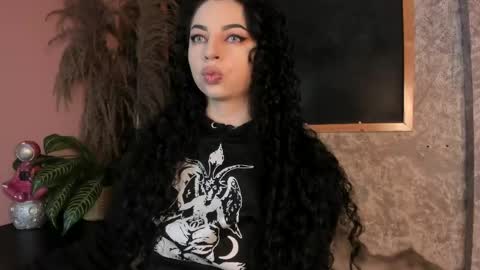 Snapshot of scarlattaa_desire chatting on 05-05-26, 03:25 SCARLATTA DESIRE online show from 05-05-26, 03:25