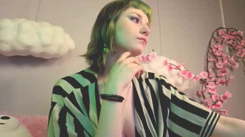 Emmy online show from 02-28-26, 01:06