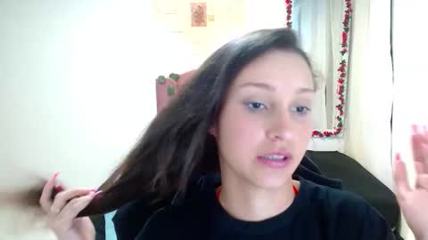 scarlet771776 online show from 12-05-25, 08:16