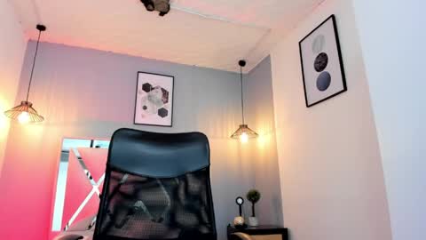 scarlet__69 online show from 04-24-26, 03:31