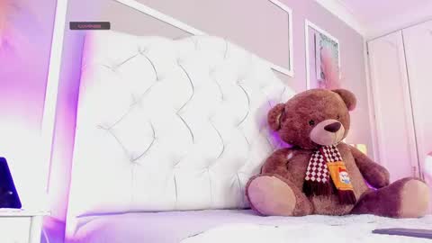 Snapshot of scarlet__hill chatting on 12-05-24, 02:00 scarlet hill online show from 12-05-24, 02:00