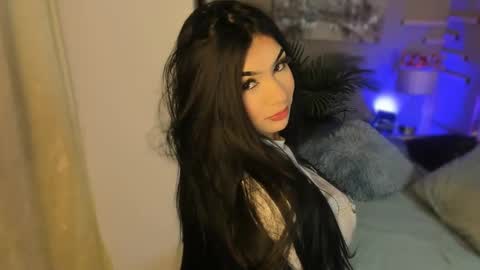 Snapshot of scarlet__hill chatting on 01-17-25, 12:53 scarlet hill online show from 01-17-25, 12:53