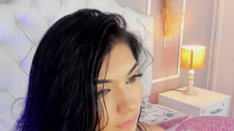 Snapshot of scarlet__hill chatting on 02-27-25, 05:24 scarlet hill online show from 02-27-25, 05:24