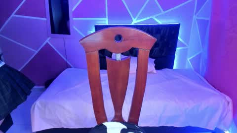 scarlet_angels02 online show from 10-17-25, 06:05