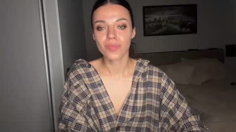 Sophie online show from 06-22-26, 07:49