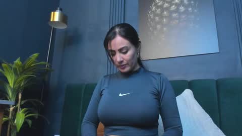 Snapshot of scarlet_edwars chatting on 11-11-25, 08:31 Scarlet Edwars online show from 11-11-25, 08:31