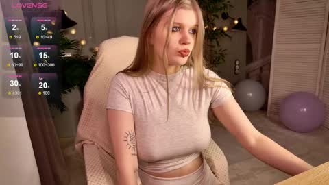 scarlet_enchantress online show from 02-25-26, 10:25