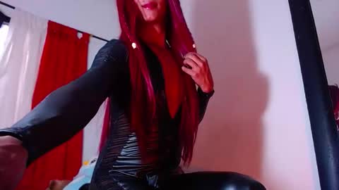 Snapshot of scarlet_goddes chatting on 10-04-25, 12:03 As me online show from 10-04-25, 12:03