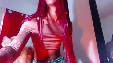 Snapshot of scarlet_goddes chatting on 10-06-25, 11:51 As me online show from 10-06-25, 11:51