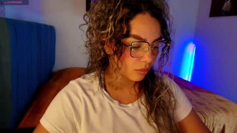 Snapshot of scarlet_queen__ chatting on 10-30-25, 02:24 Scarlet online show from 10-30-25, 02:24