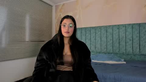 Snapshot of scarlet_rose__ chatting on 02-23-25, 01:53 Scarlet  online show from 02-23-25, 01:53
