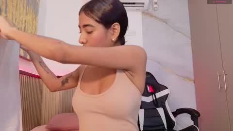 scarlet_vixen_ online show from 02-26-26, 06:18