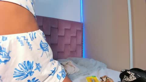 scarlet_vixen_ online show from 04-28-26, 12:43