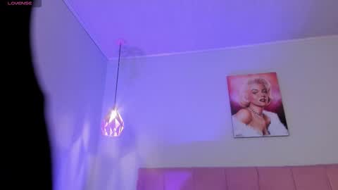 Scarlet  online show from 01-13-26, 11:21