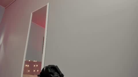 Snapshot of scarletgv chatting on 06-17-26, 05:10 Scarlet online show from 06-17-26, 05:10