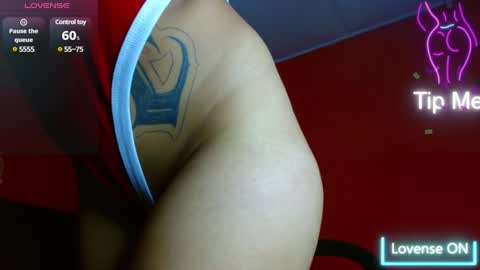 Snapshot of scarleth_dankworth chatting on 02-26-25, 01:00 Scarleth online show from 02-26-25, 01:00