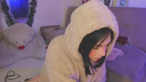 Scarleth... but not Scarleth Johansson. online show from 01-03-25, 01:27