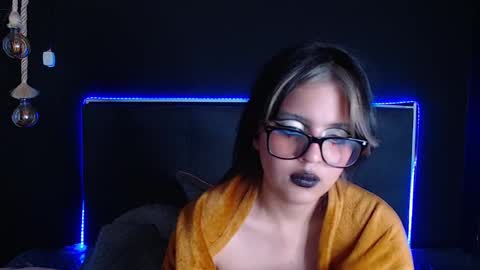Snapshot of scarleth_shadow chatting on 03-10-25, 10:04 SCARLETH online show from 03-10-25, 10:04