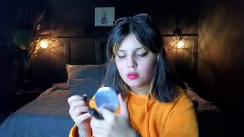 Snapshot of scarleth_shadow chatting on 09-14-25, 02:22 SCARLETH online show from 09-14-25, 02:22