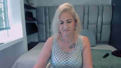 Snapshot of scarlethoot_ chatting on 02-07-26, 07:28 S C A R L E T online show from 02-07-26, 07:28