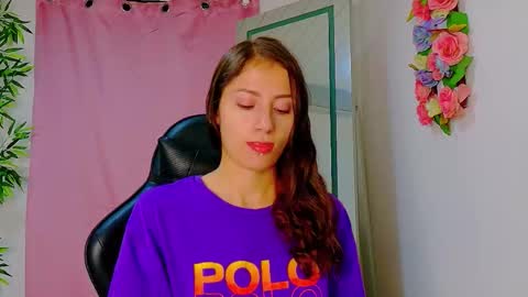 Snapshot of scarletjonesx chatting on 02-25-26, 01:15 Denis online show from 02-25-26, 01:15