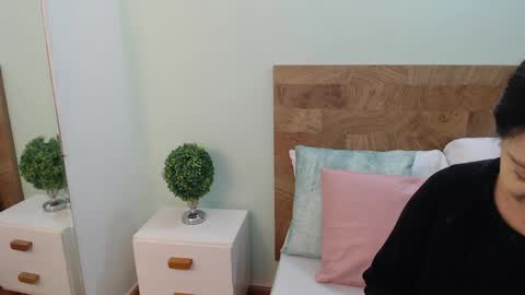 scarlet  online show from 04-23-26, 11:20