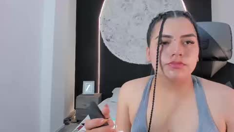 Scarlet online show from 10-20-25, 08:31