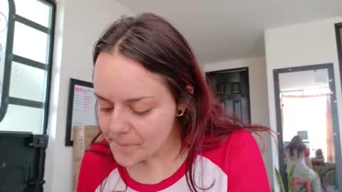 Snapshot of scarlett77_ chatting on 05-07-26, 02:44 Scarletland welcome online show from 05-07-26, 02:44
