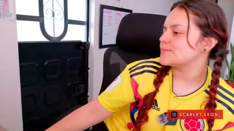 Snapshot of scarlett77_ chatting on 06-17-26, 06:09 Scarletland welcome online show from 06-17-26, 06:09