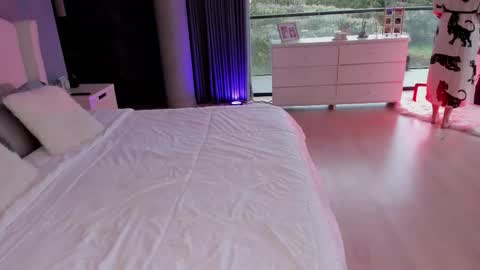 juli online show from 02-17-26, 09:21