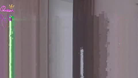 Scarlett Thumb up please help me 100 its important online show from 03-23-26, 10:47