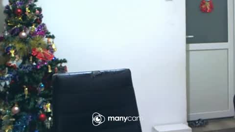 Snapshot of scarlett_queen01 chatting on 01-12-25, 05:34 scarlett_queen01 online show from 01-12-25, 05:34