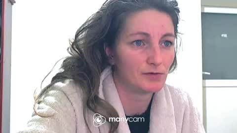 Snapshot of scarlett_queen01 chatting on 03-05-25, 03:08 scarlett_queen01 online show from 03-05-25, 03:08