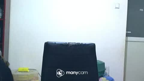 Snapshot of scarlett_queen01 chatting on 03-06-25, 03:13 scarlett_queen01 online show from 03-06-25, 03:13