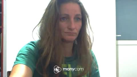 Snapshot of scarlett_queen01 chatting on 09-20-25, 03:29 scarlett_queen01 online show from 09-20-25, 03:29